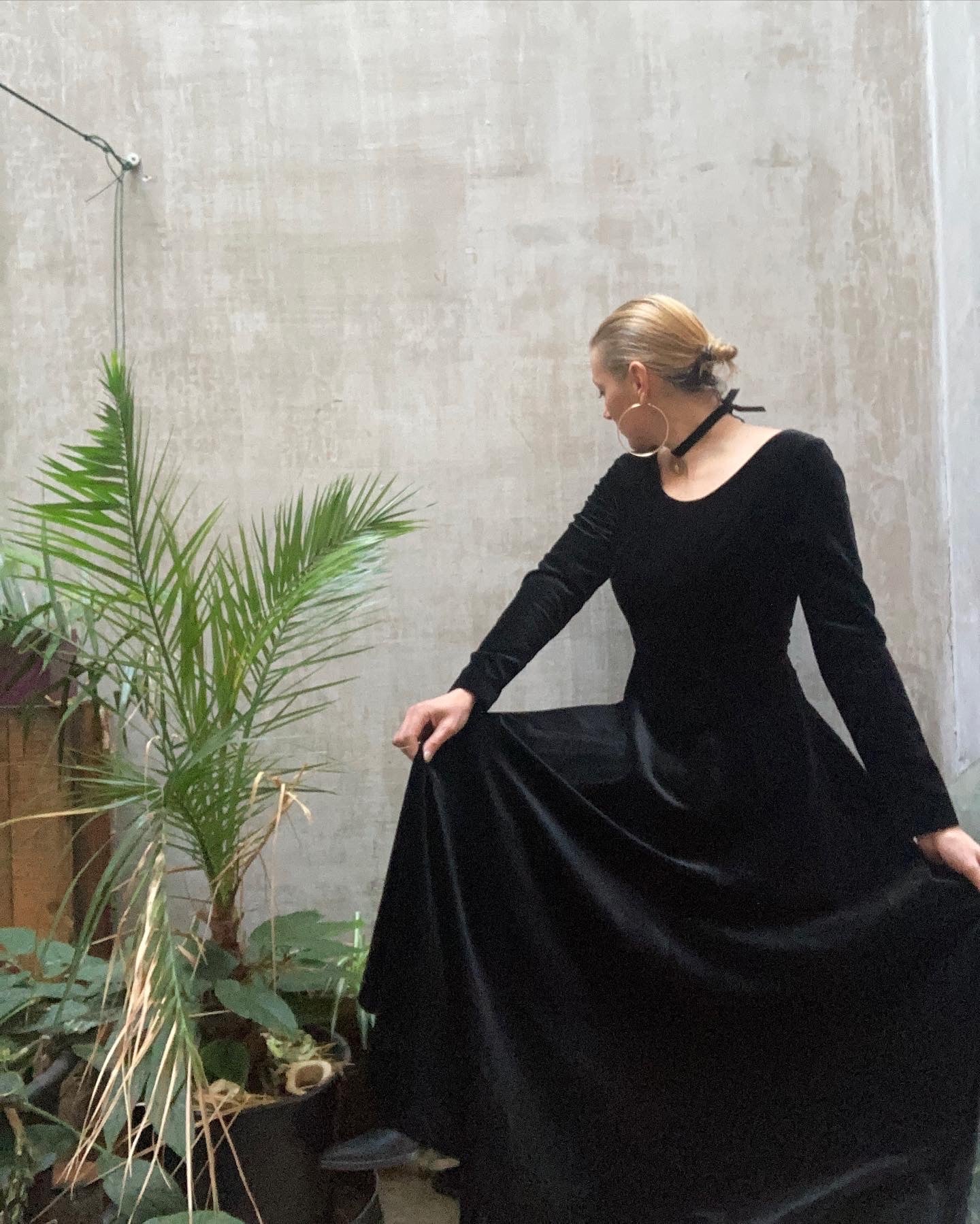 Robe velour noir - Laura Ashley - 1980