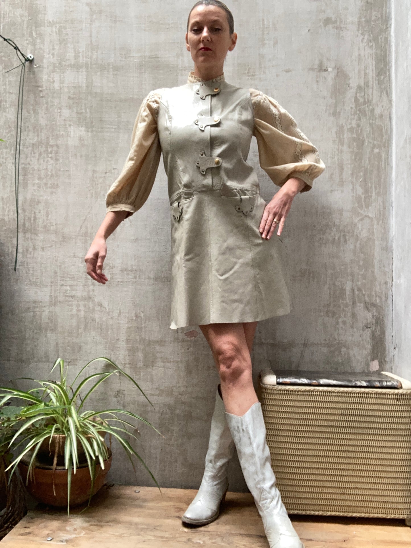 Robe en cuir 1960