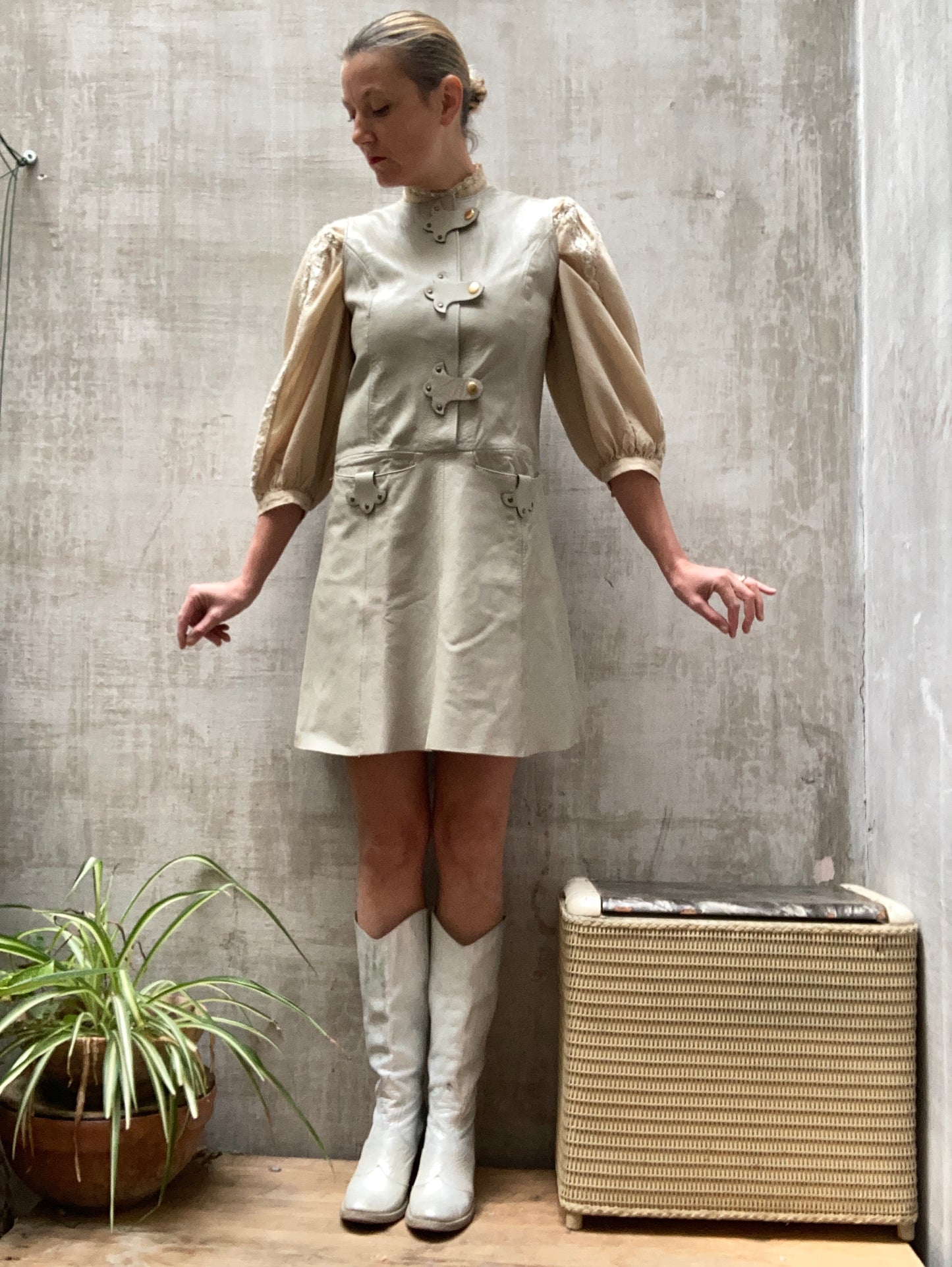 Robe en cuir 1960