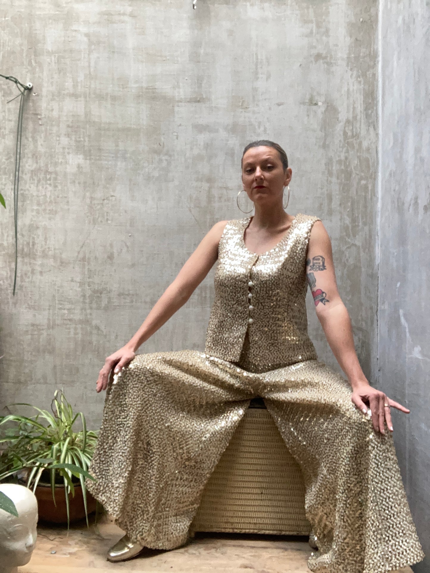 Ensemble sequins dorés 1960