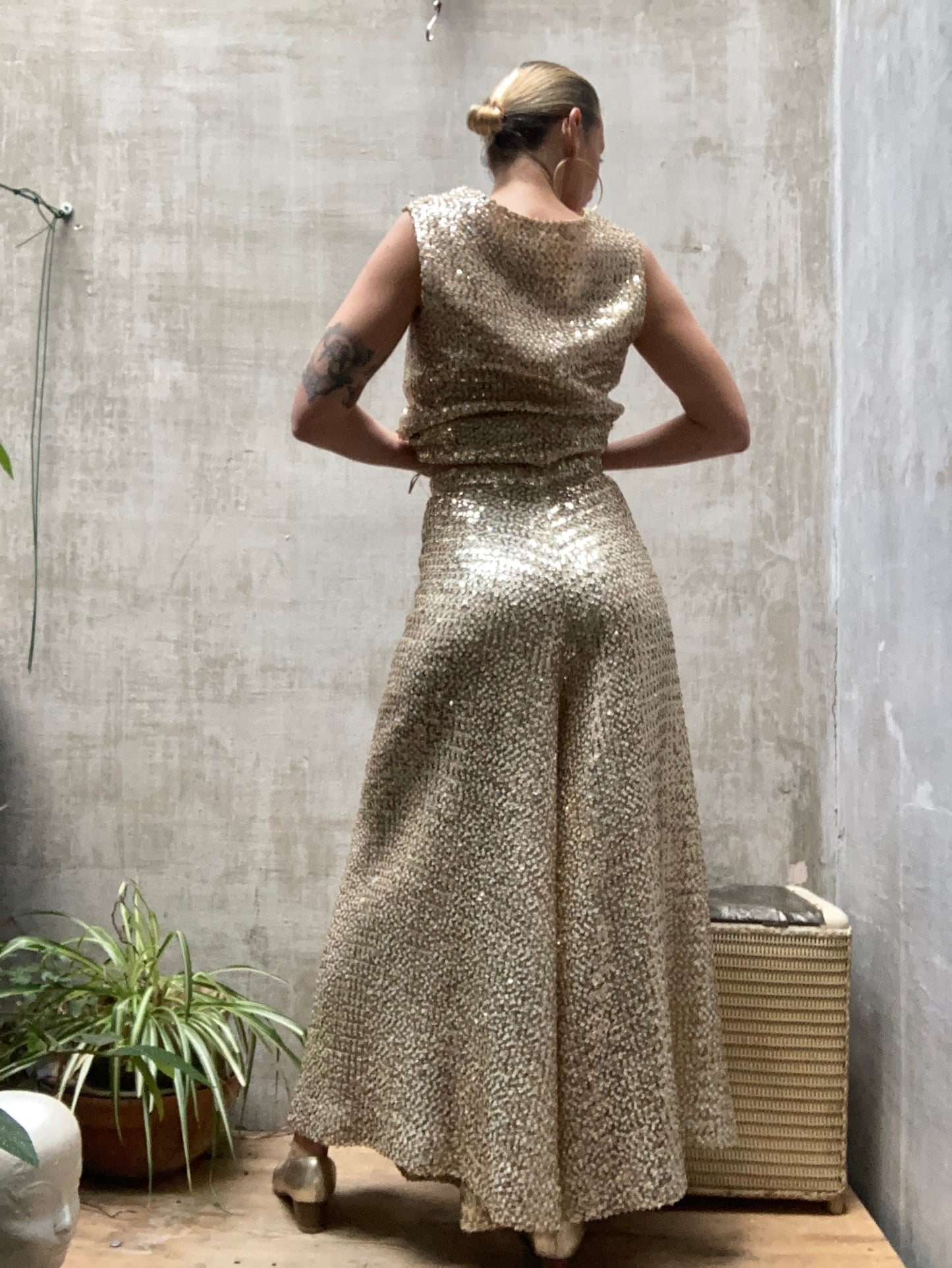 Ensemble sequins dorés 1960