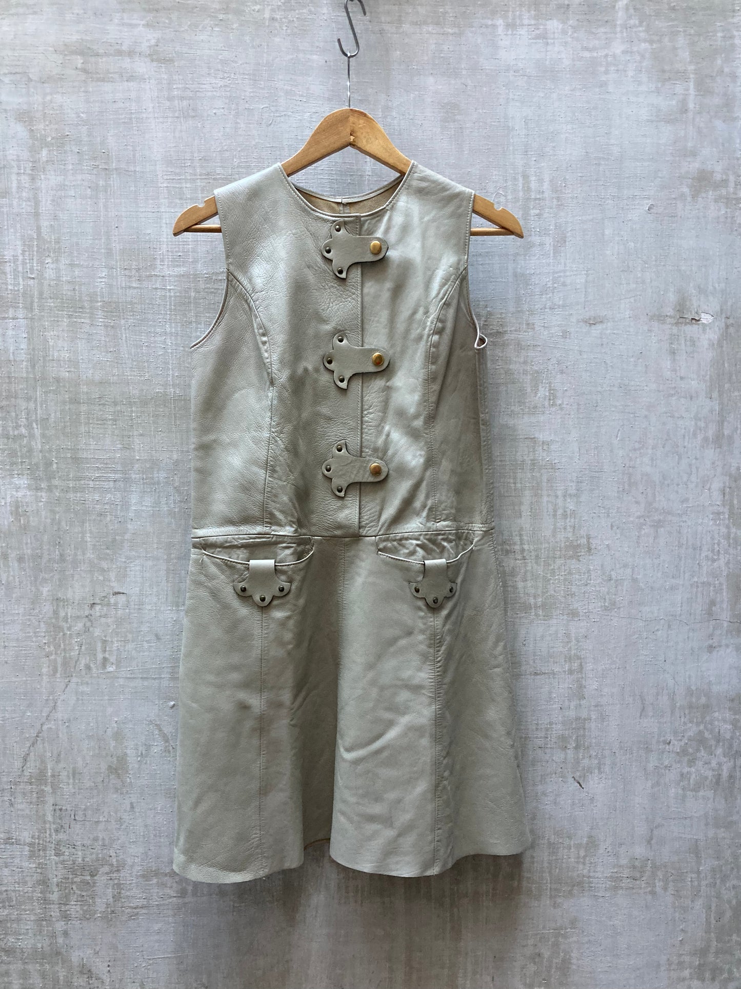 Robe en cuir 1960