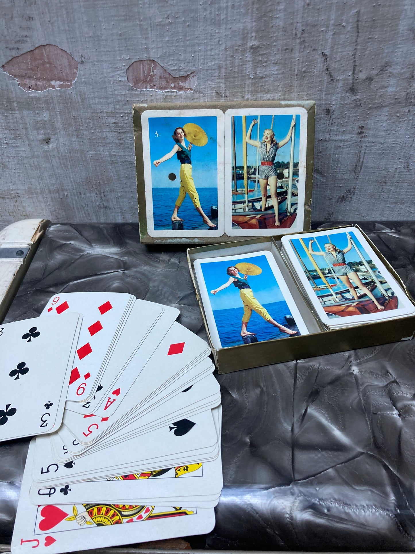 Cartes à jouer pin up 1960