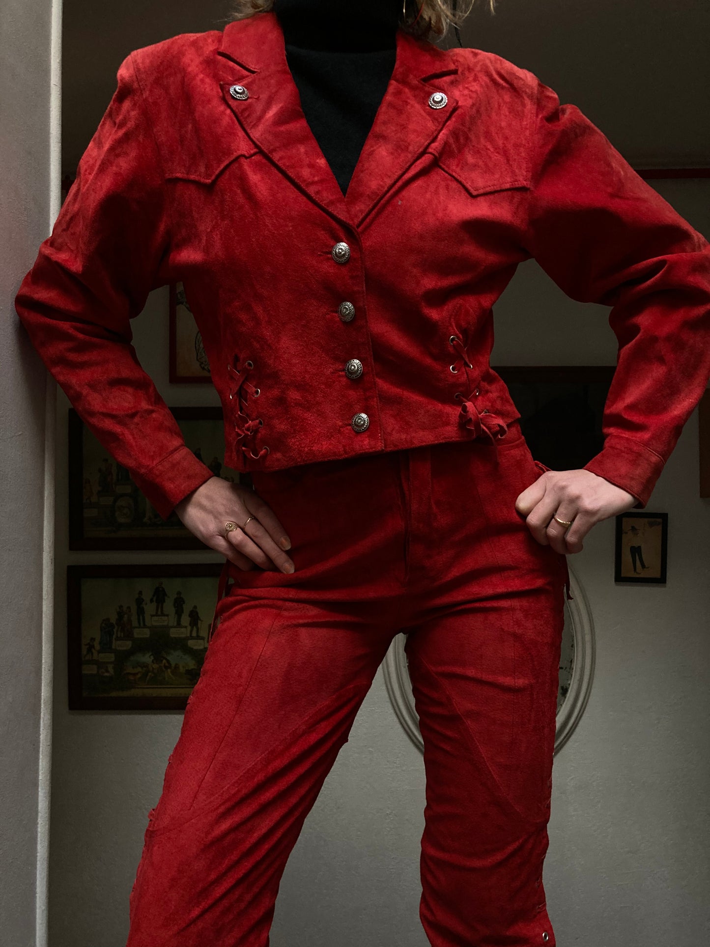Ensemble western 1980s en daim rouge