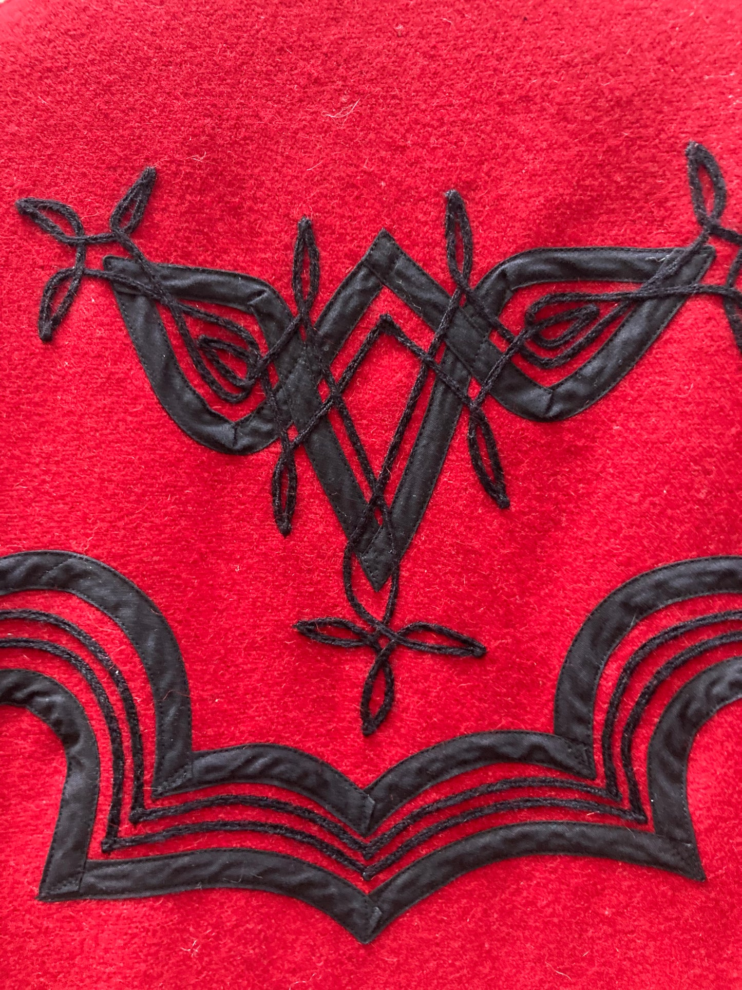 Veste en laine brodée Guatemala