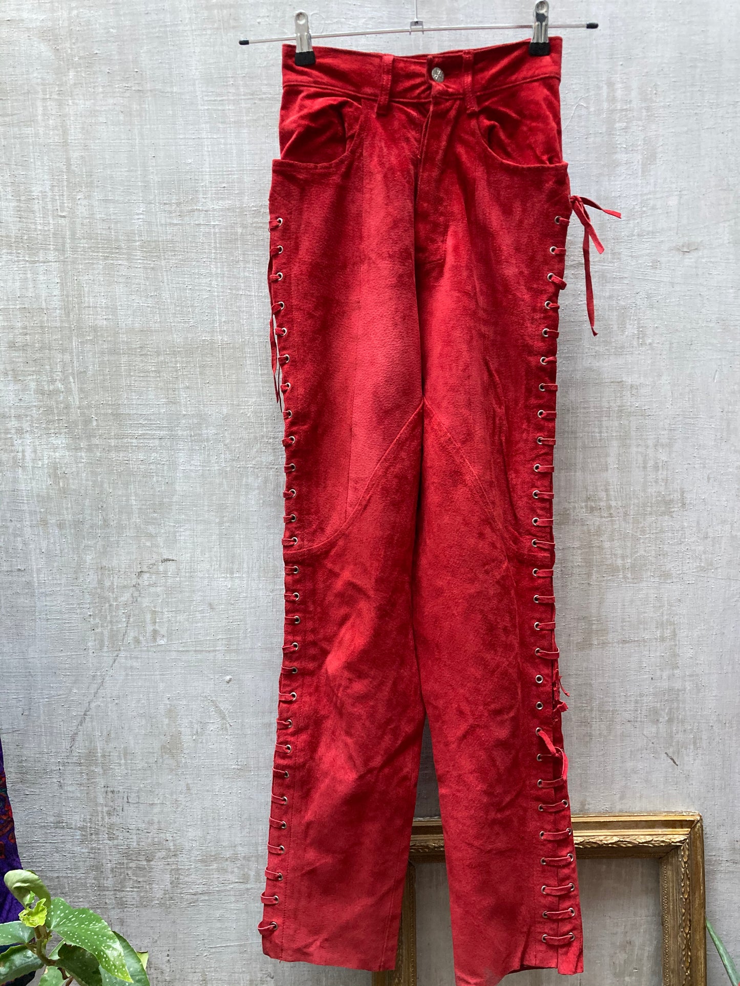 Ensemble western 1980s en daim rouge