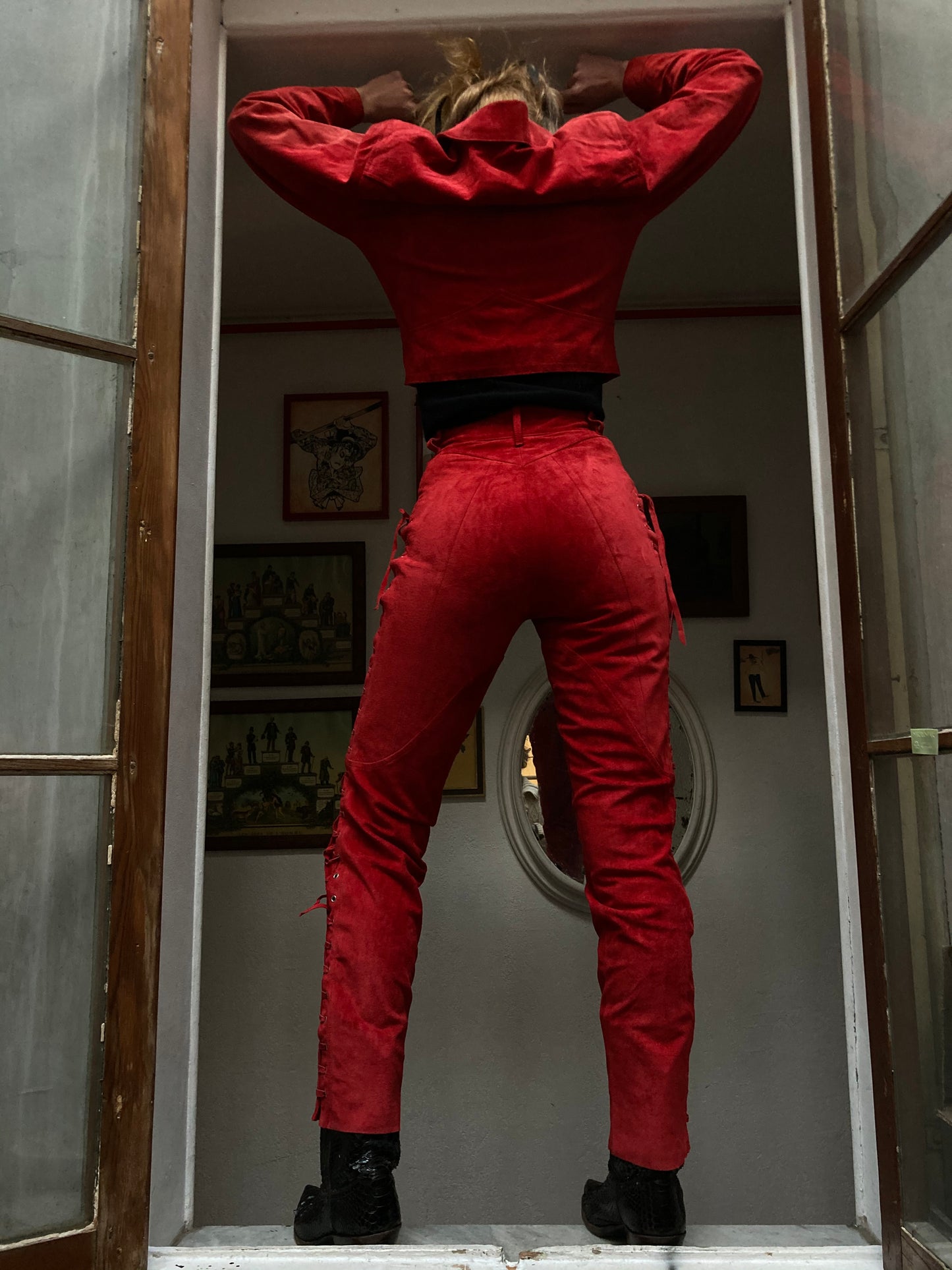 Ensemble western 1980s en daim rouge
