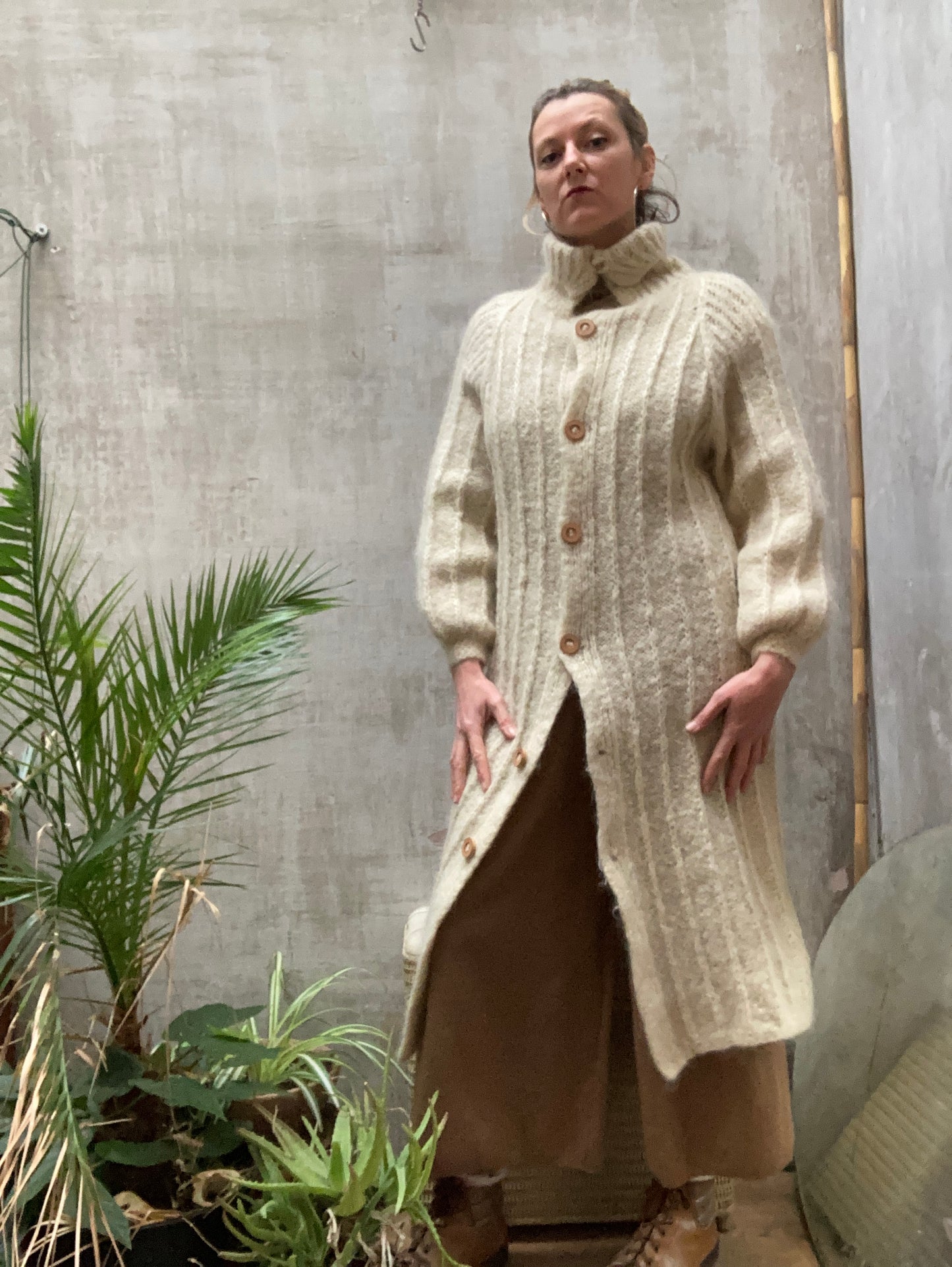 Cardigan torsadé en laine tricoté main